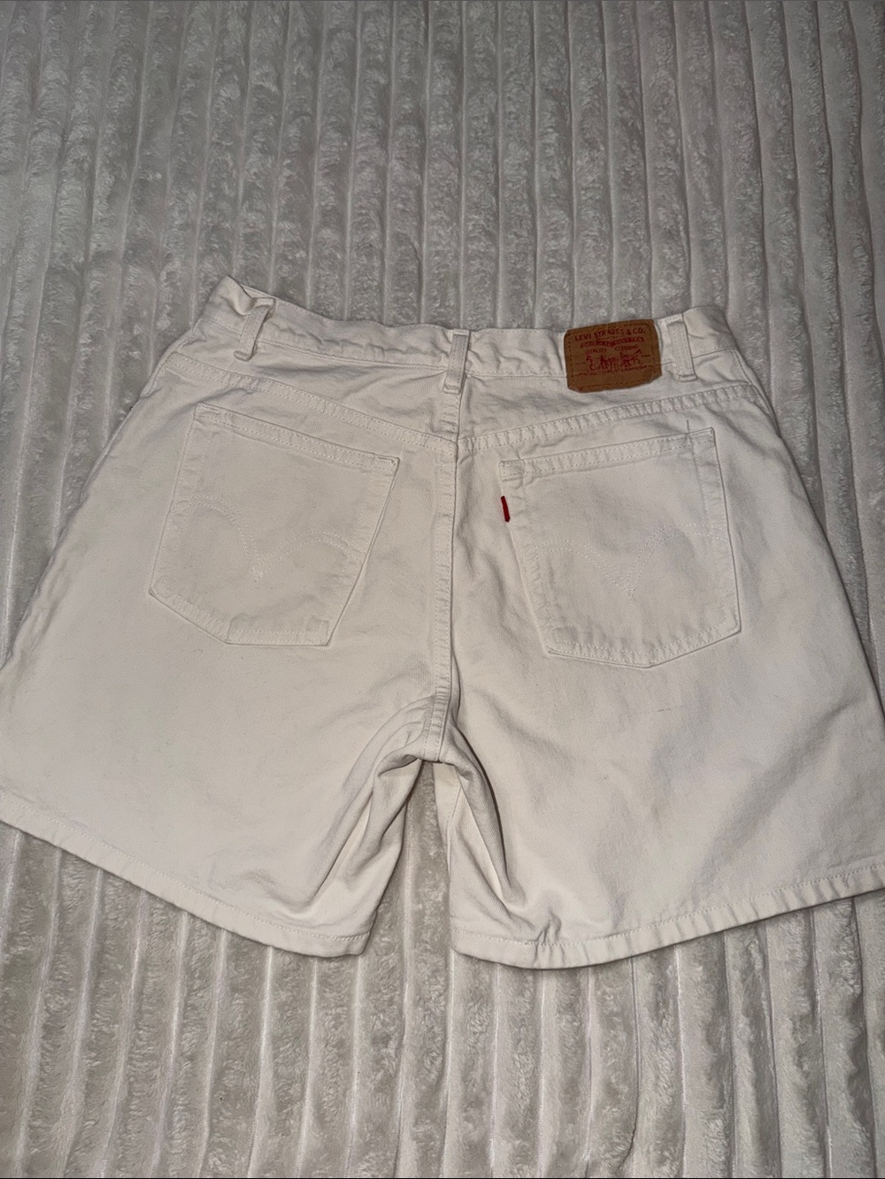 Levis Vintage White Shorts | Size 14